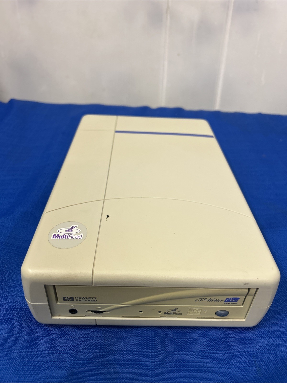 VINTAGE HP SURESTORE CD-Writer Plus 7500 Series UNTESTED