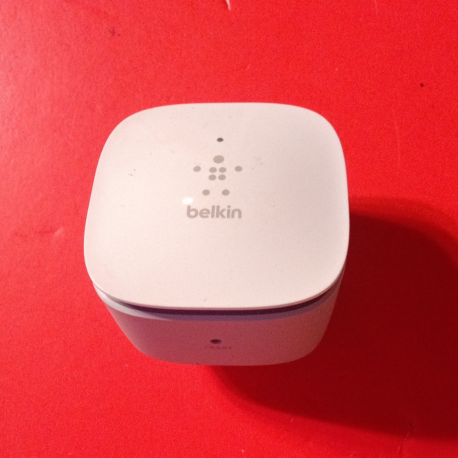 BELKIN N300 WALL-MOUNT Plug WIRELESS RANGE EXTENDER Booster (F9K1015V1) M