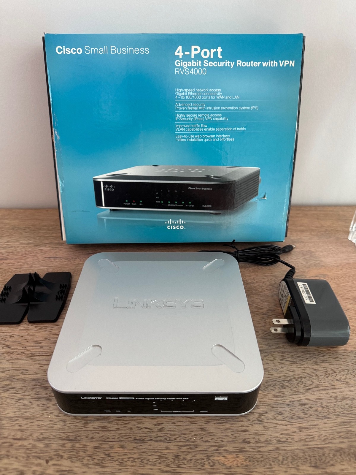 Linksys Cisco RVS4000 4-Port VPN Gigabit Security Router EXCELLENT CONDITION