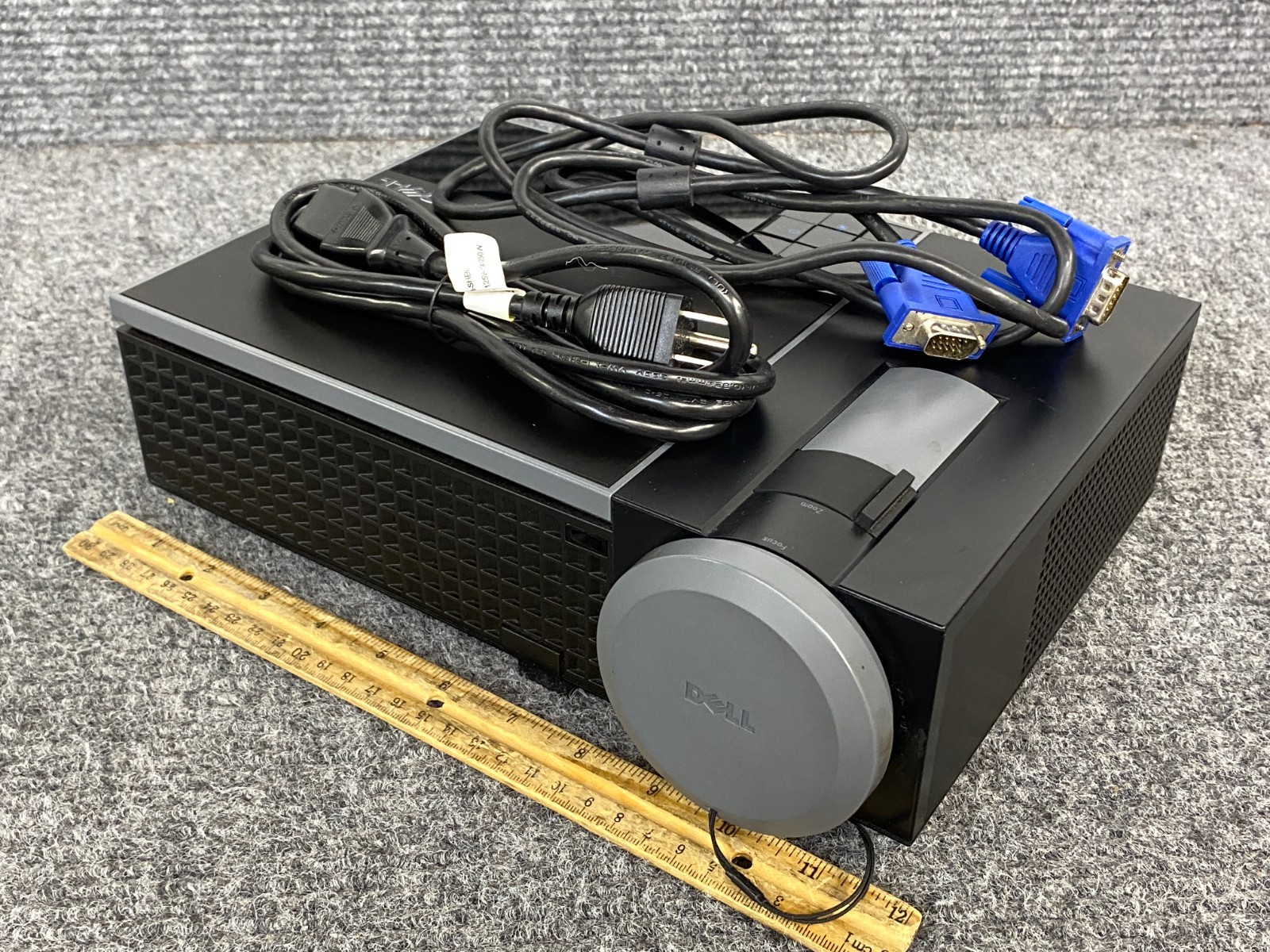 Dell 1609WX DLP Front Projector, 2500 Lumens w/ VGA and Power Cords
