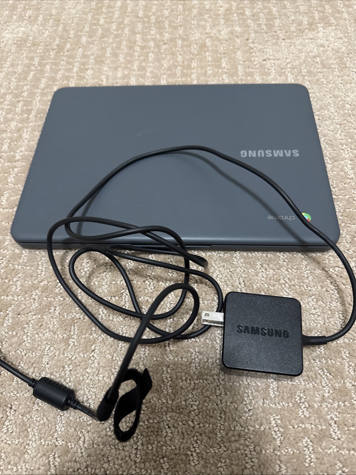 Samsung Notebook XE501C13 4GB 32GB Notebook - Charcoal - Barely Used