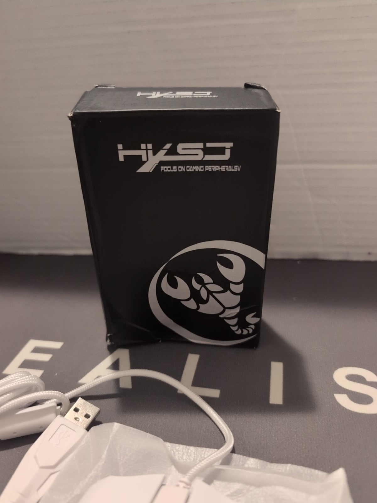 HXSJ J900 RGB Lighting Programmable Gaming Mouse White Honeycomb Lightweight
