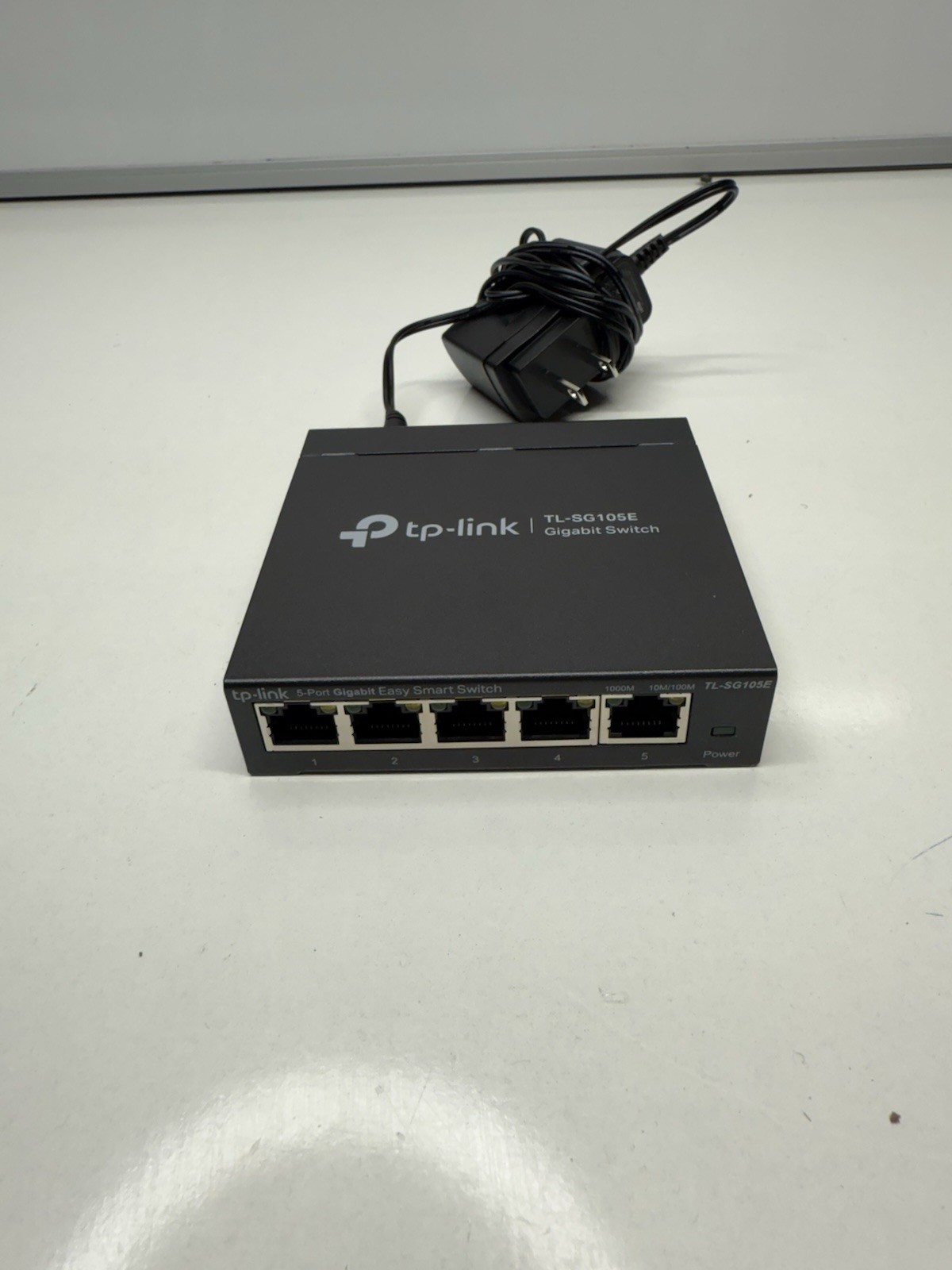 TP-LINK Technologies (TL-SG105E) 5-Port Ethernet Switch with Power supply