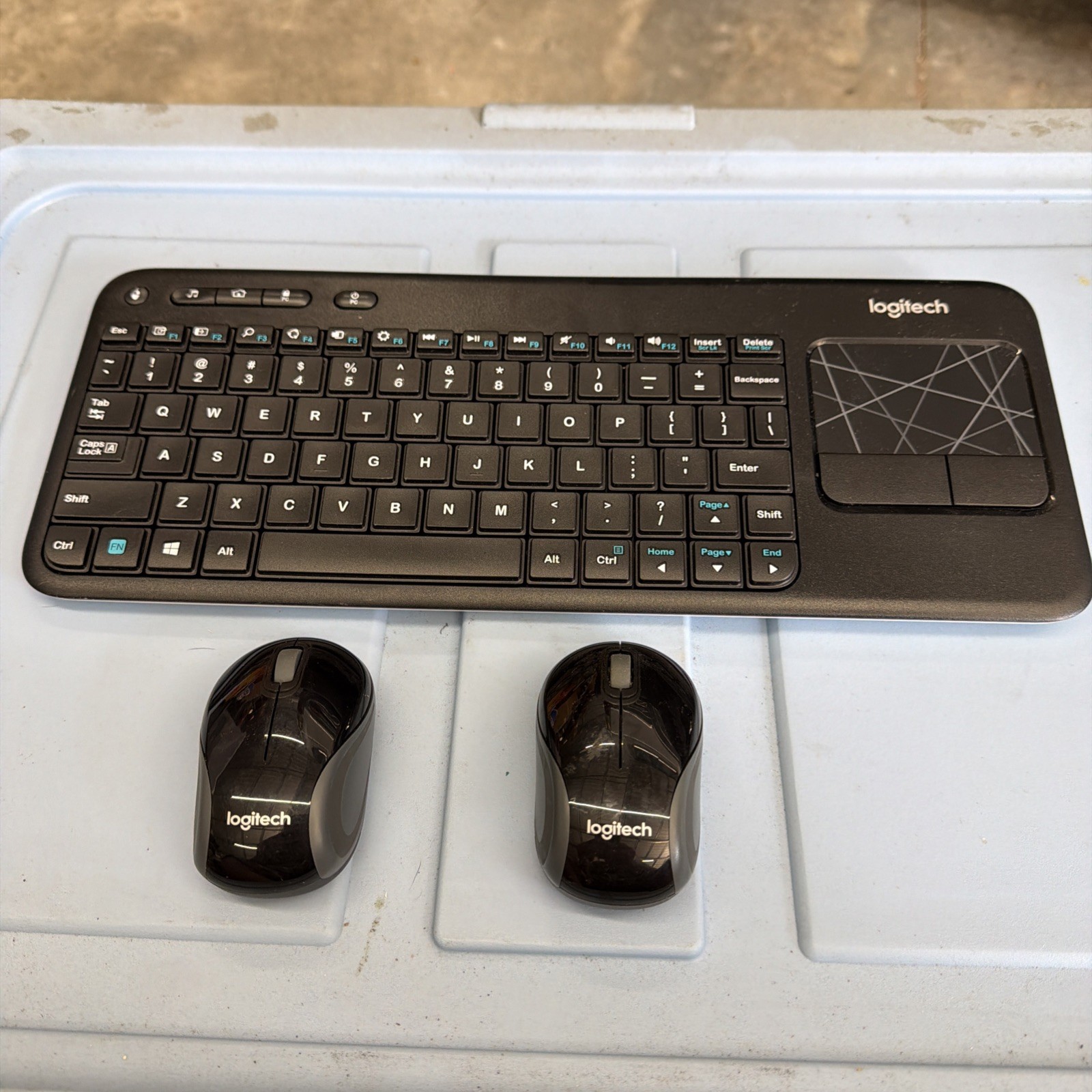 Logitech Black K400r Wireless Slim Keyboard Touchpad & 2 wireless mouse’s 