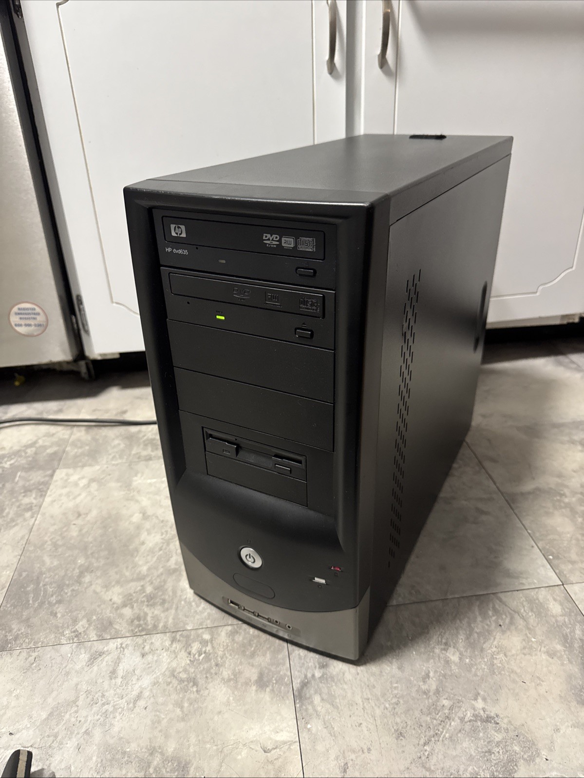 Retro Windows XP PC Athlon 64 2.0 GHz GeForce 6200 600GB HDD 1.5GB Ram