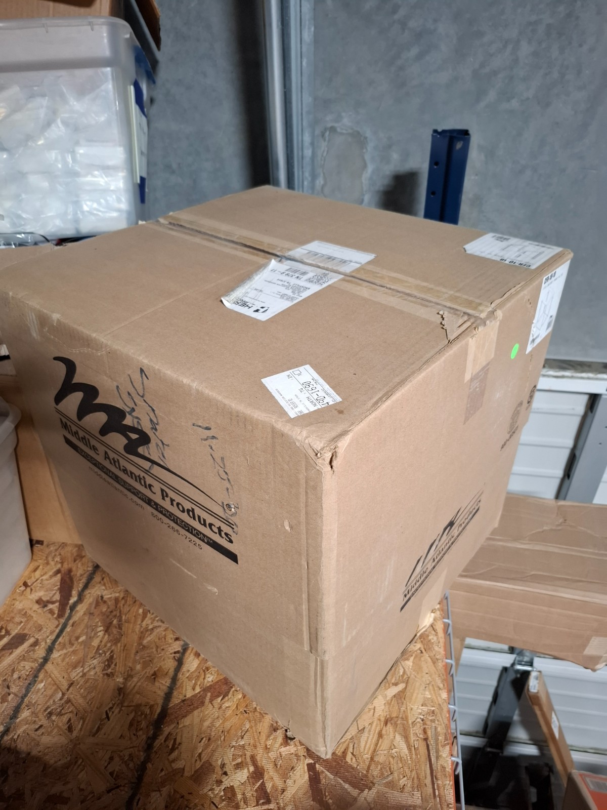 Middle Atlantic CFR-10-18 Rack OPENED BOX