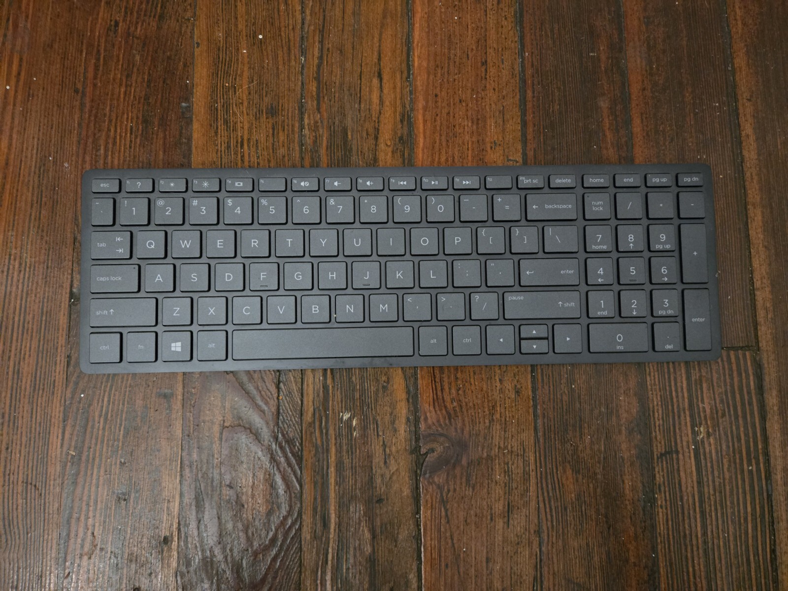 HP Slim Wireless Keyboard No USB Dongle - Smoke Gray 
