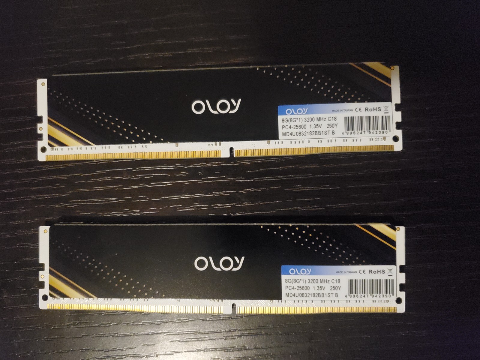 OLOy 16GB (2x8GB) DDR4 SDRAM DDR4-3200 PC4-25600 288-Pin DIMM