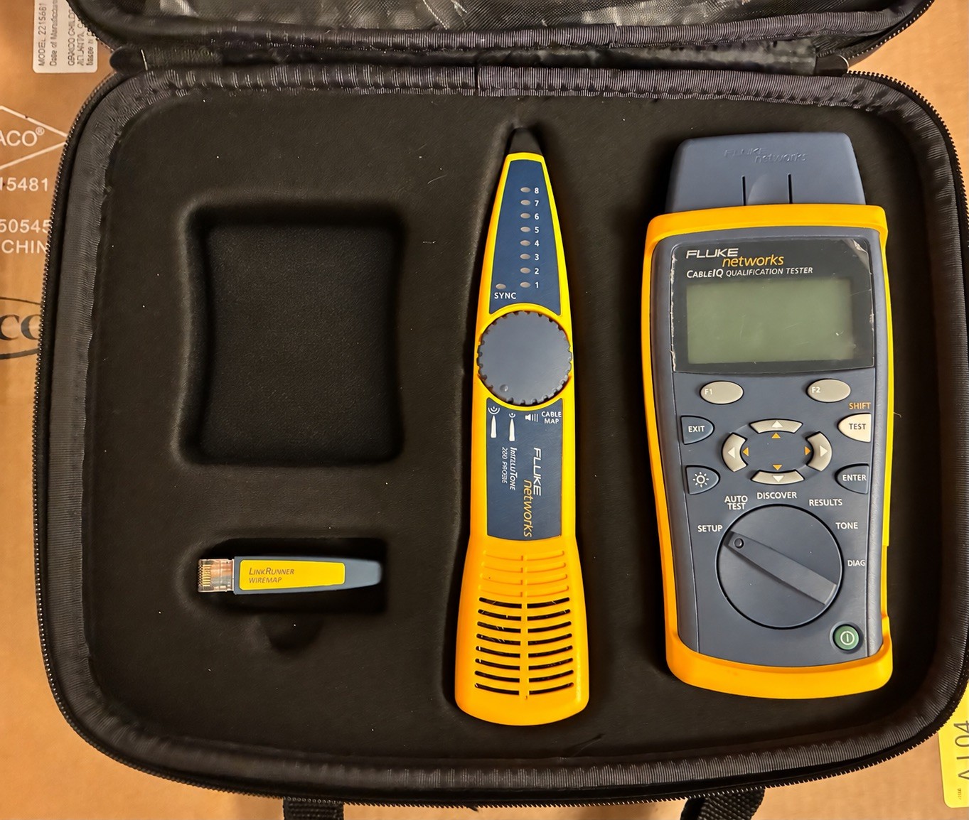Fluke Networks CIQ-100 CableIQ Qualification Tester w/ IntelliTone Pro 200 Probe