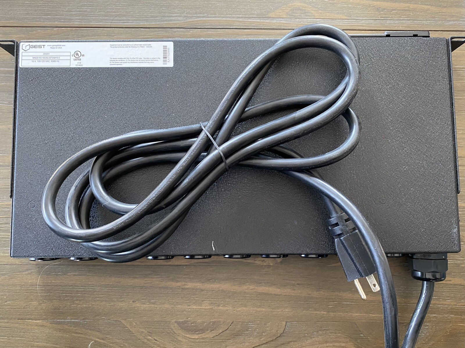 Geist Rack Mount PDU Monitored Unit MN02E1R0-10D203-2ST5A0H10-S I20201