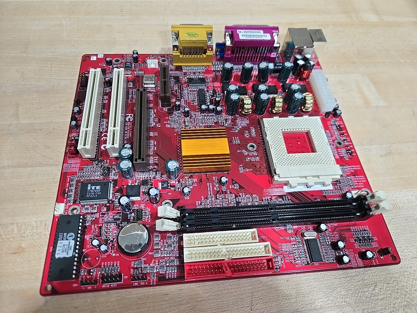 Vintage PC-Chips M810L REV 7.1 A Socket 462 Motherboard w/ IO Plate AMD UNTESTED