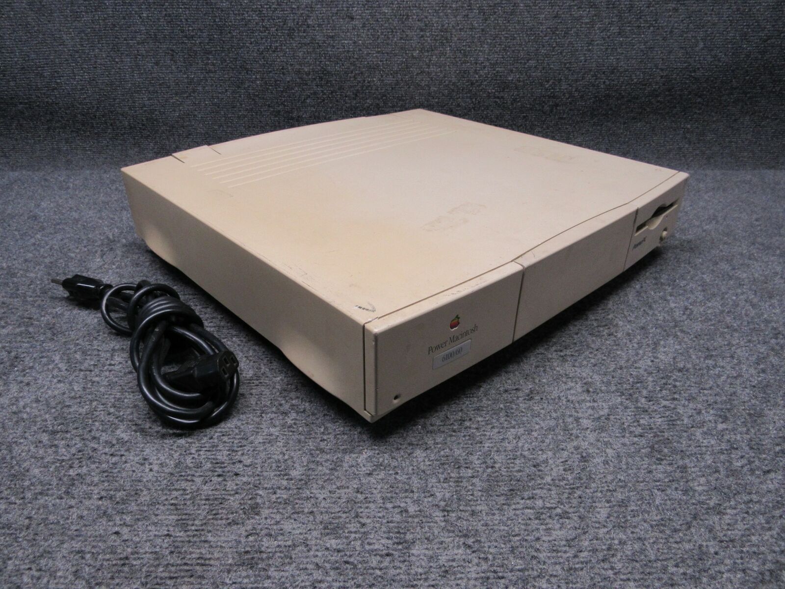 Vintage Apple Power Macintosh 6100/60 Model M1596 *Sold As Is*