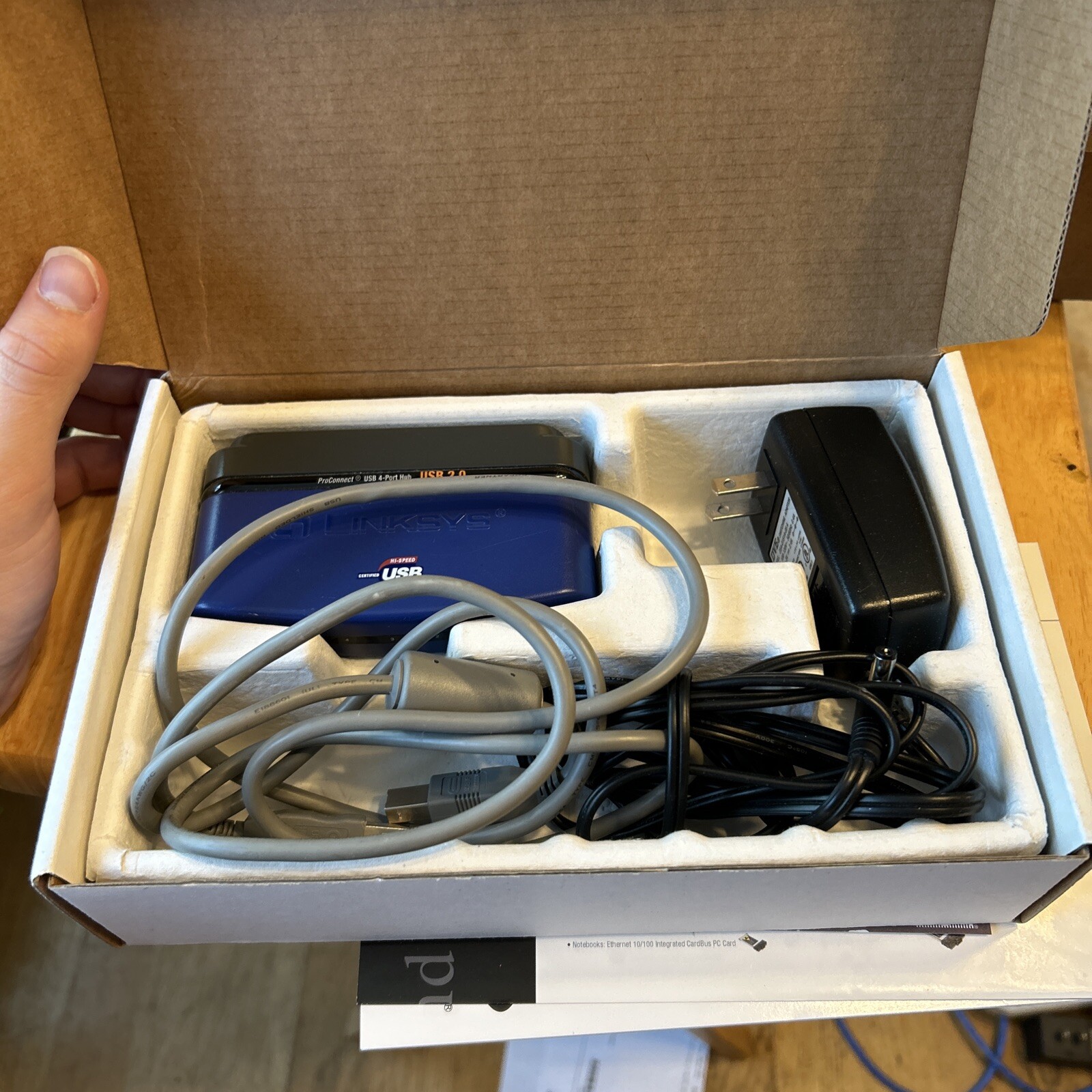 Linksys ProConnect USB2HUB4b USB 2.0 4 Port Hub used in box