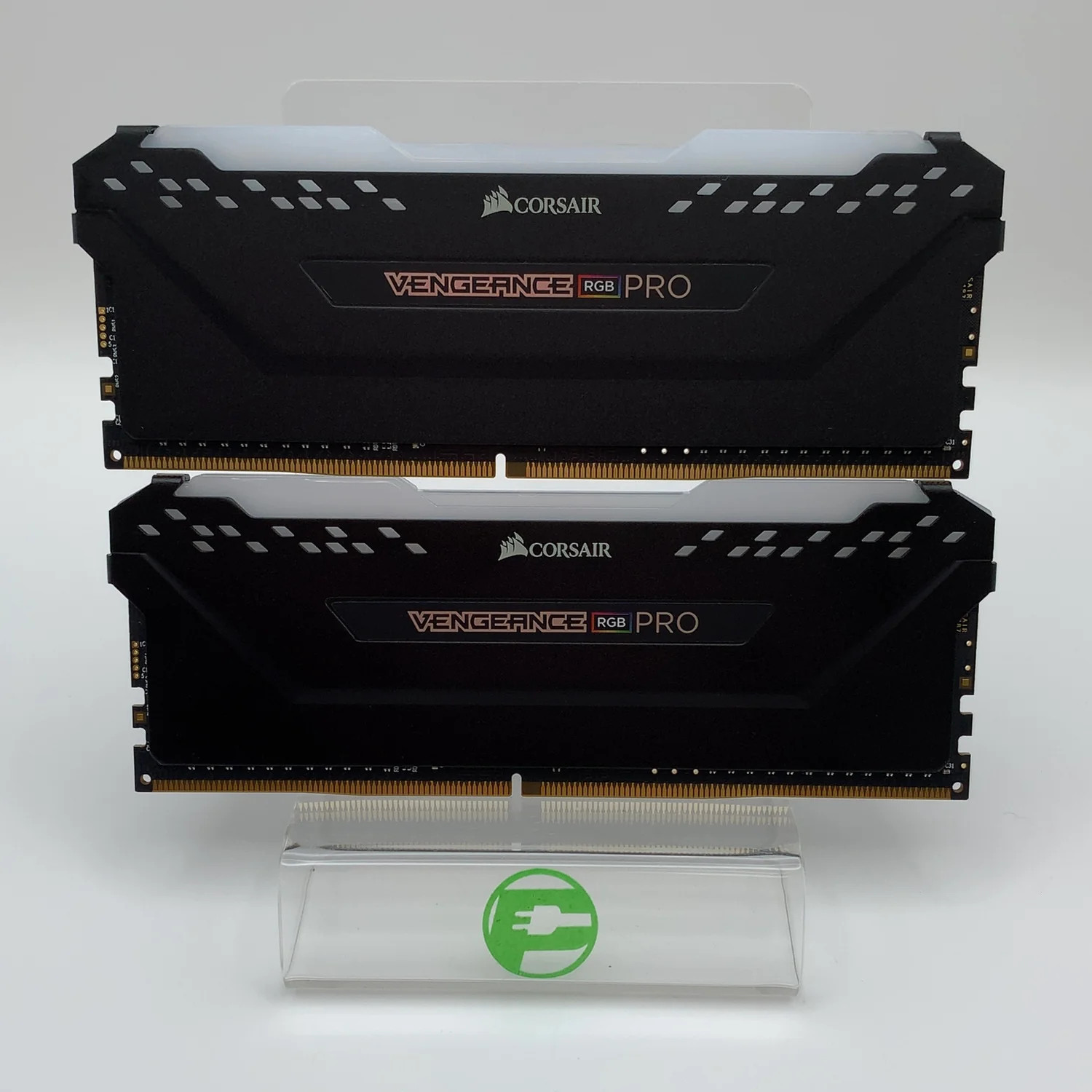Corsair Vengeance RGB Pro 16GB (2x8GB) RAM DDR4 3200MHz CMW32GX4M2E3200C16