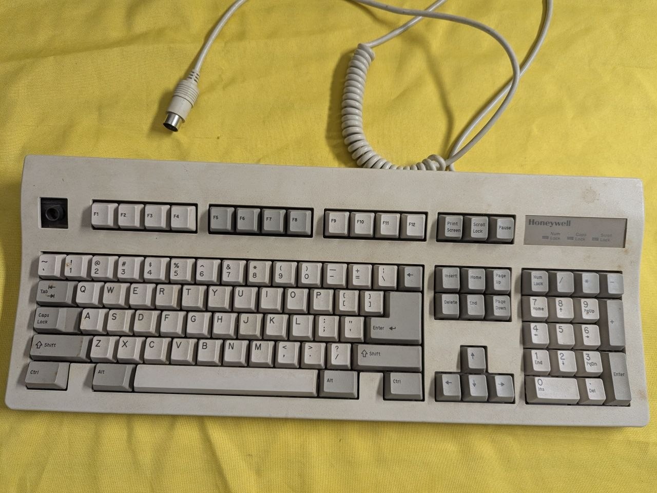 Honeywell 101WN Vintage Wired Computer Keyboard 5-Pin DIN TC