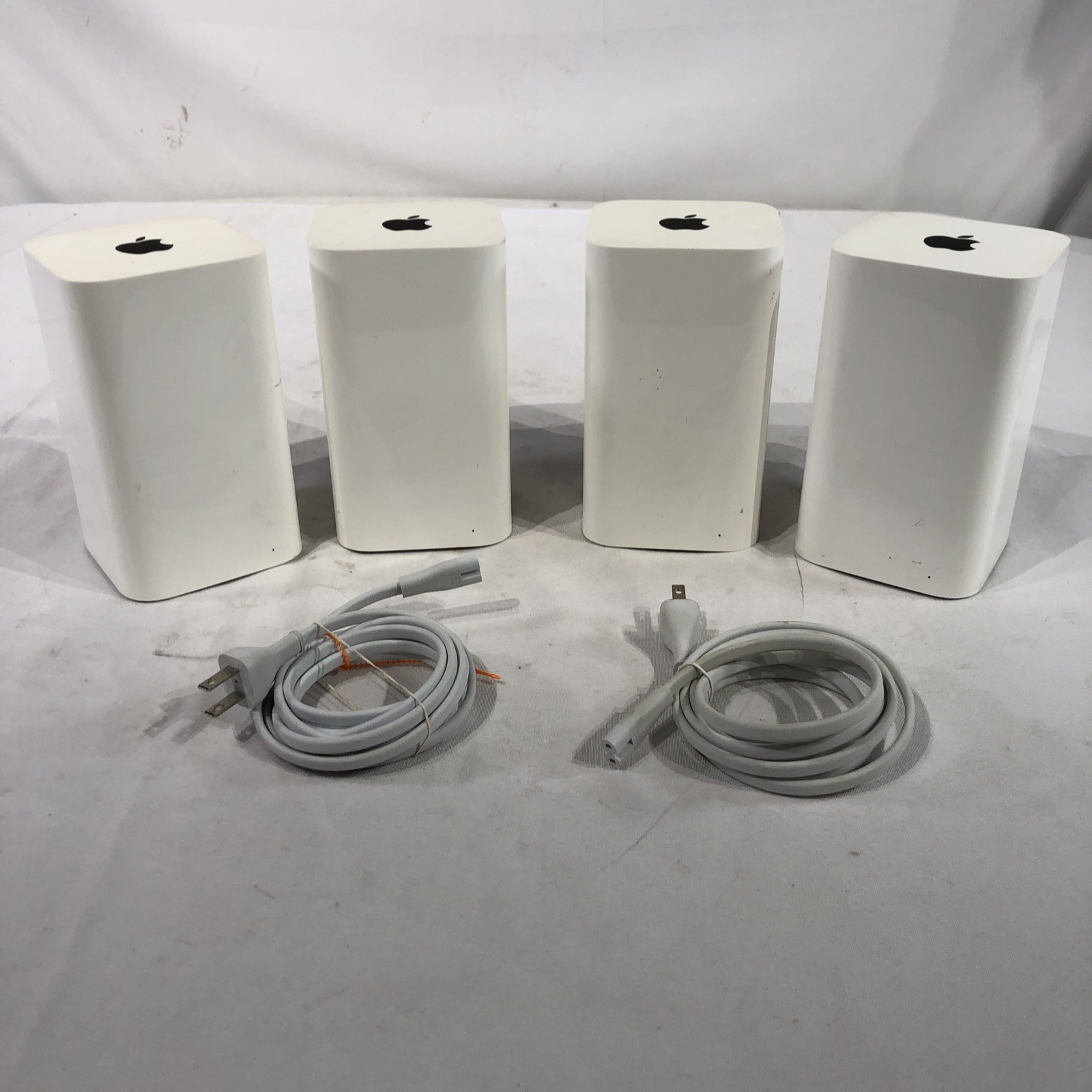 Lot Of 4 Original Apple A1521 AirPort Extreme Base Station Wireless Routers EUC