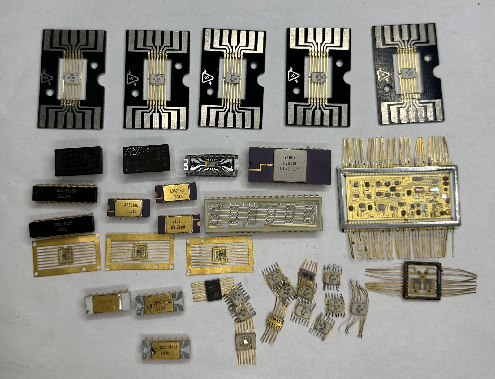 LOT 37pcs MIXED VINTAGE HP DOT MATRIX, SPIDER LEADS IC GOLD LEGS, ETC, UNTESTED,
