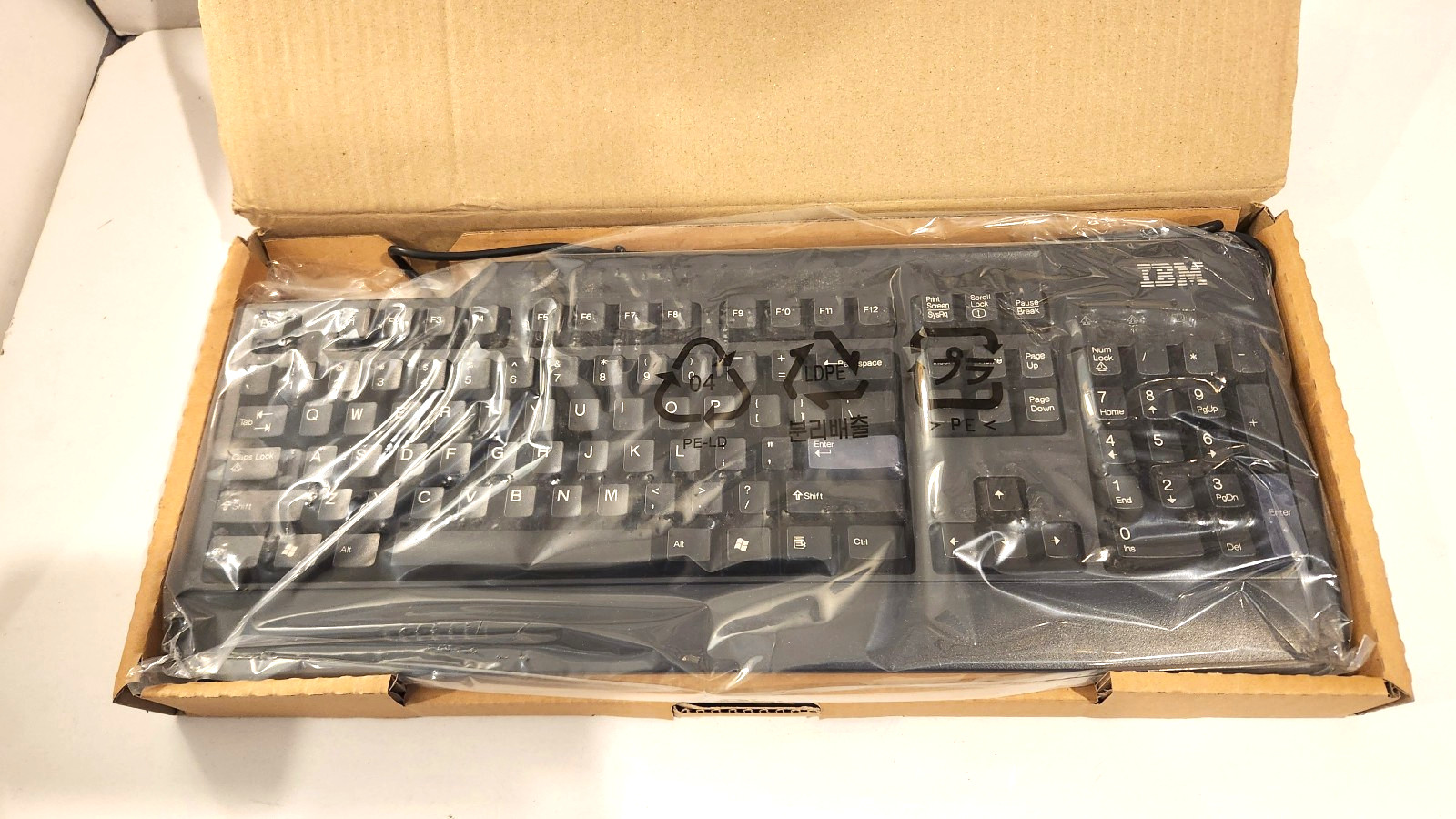 Vintage IBM Black USB Computer Keyboard & Snap On Arm Rest - NEW - FRU 40K9584
