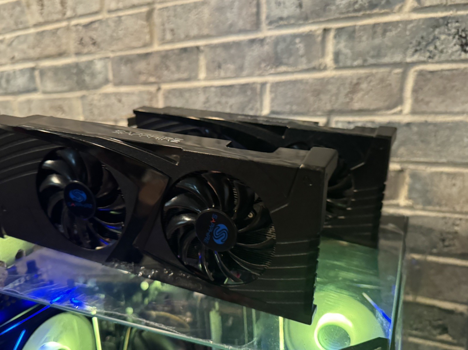 Sapphire Radeon HD 6950 2GB GDDR5 PCIe Graphics Video Card Dual-X DVI HDMI DP