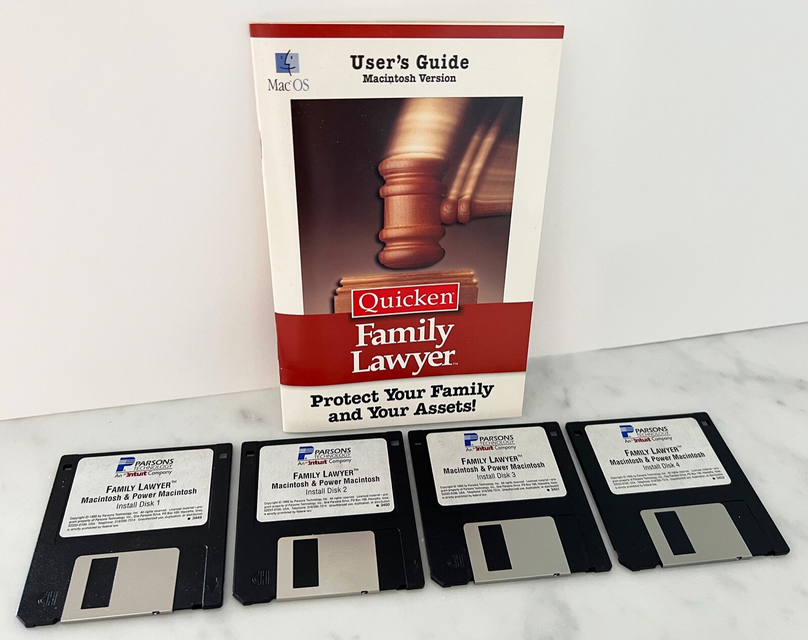 VINTAGE Quicken FAMILY LAWYER  Macintosh 4 qty 3.5" floppy discs & Users Guide