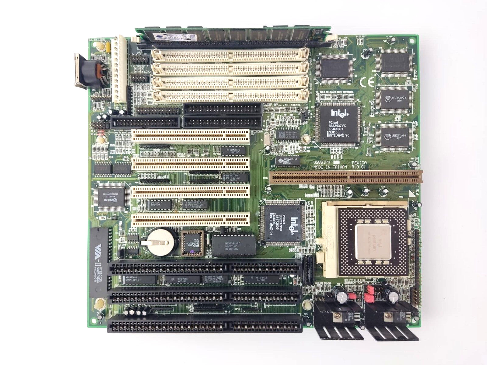 Mainboard DFI G586IPV socket 7 Intel 430 Triton II + Pentium 200 MMX + 32MB