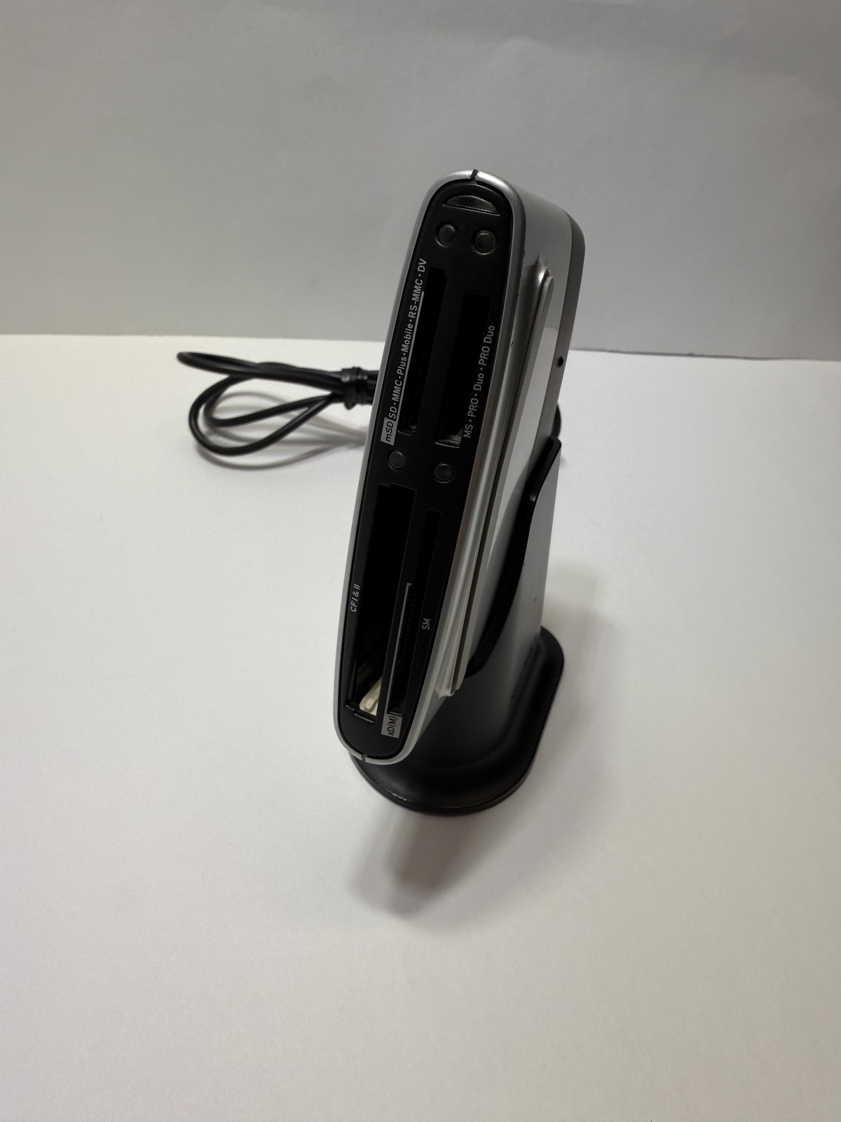 SanDisk ImageMate 12-In-1 USB 2.0 Multi-Card Reader/Writer SDDR-89 With Stand