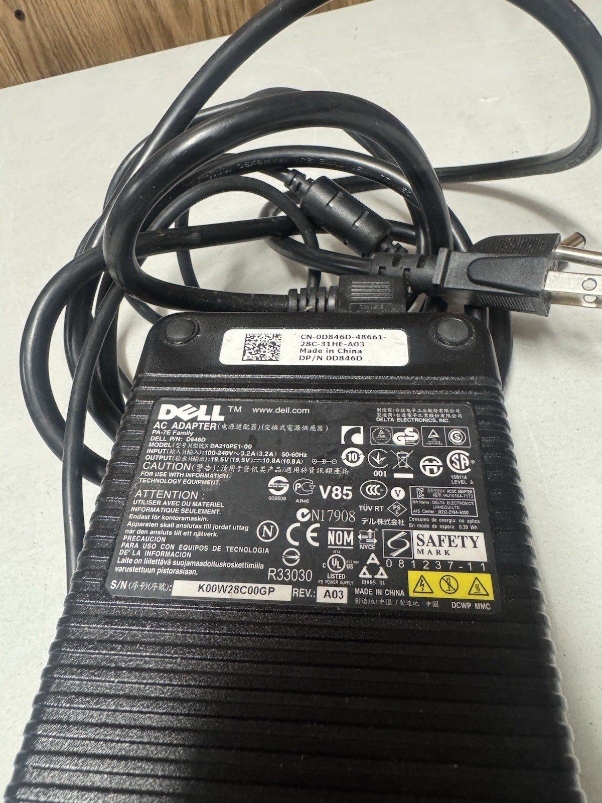 Dell 210W AC Adapter DA210PE1-00 19.5V 10.8A Power Supply 0D846D