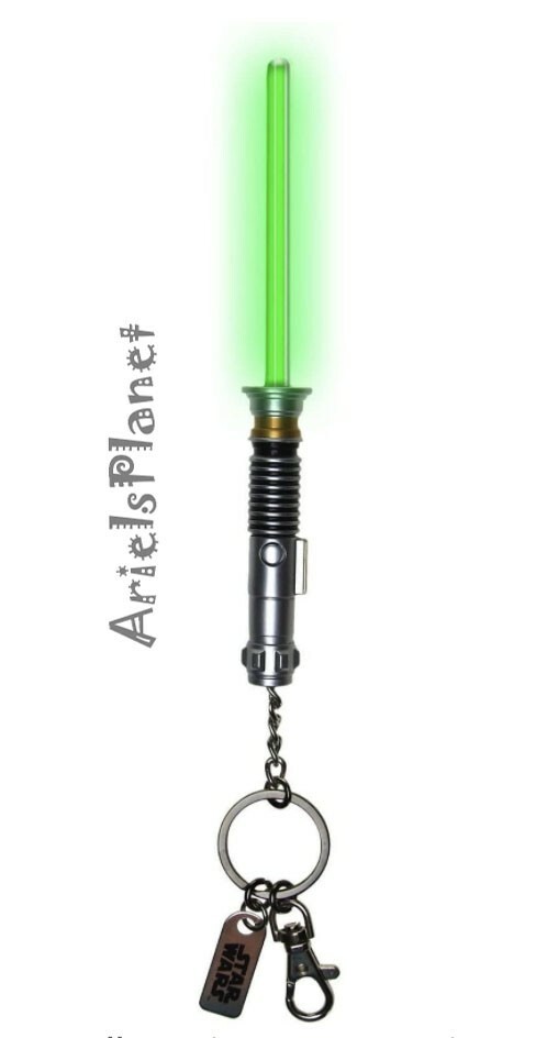 Disney Parks Star Wars Luke Skywalker Green Lightsaber Light up Keychain Charm