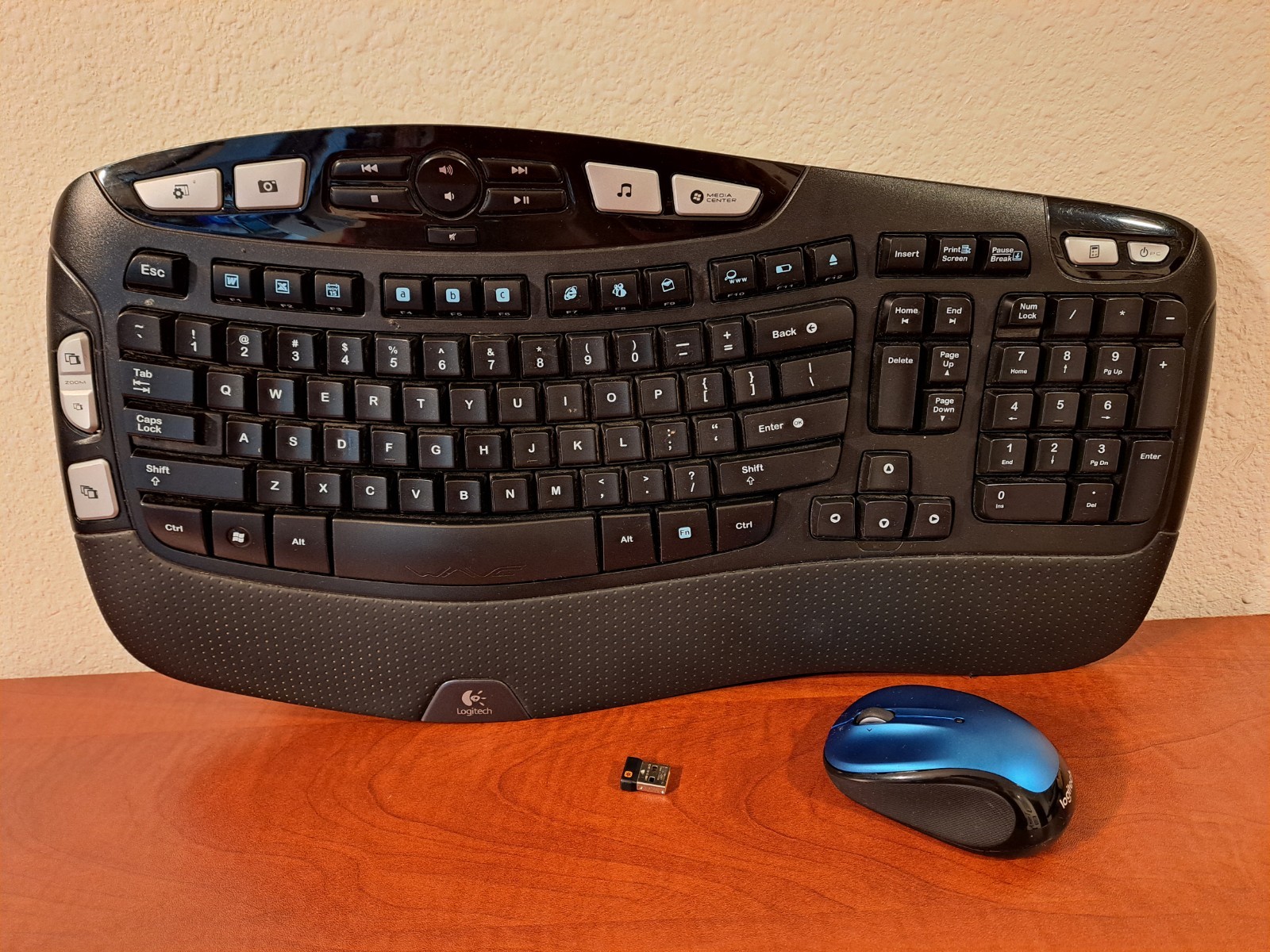 Logitech K350 Wireless Comfort Wave Keyboard & M325 Mouse w USB Receiver Dongle