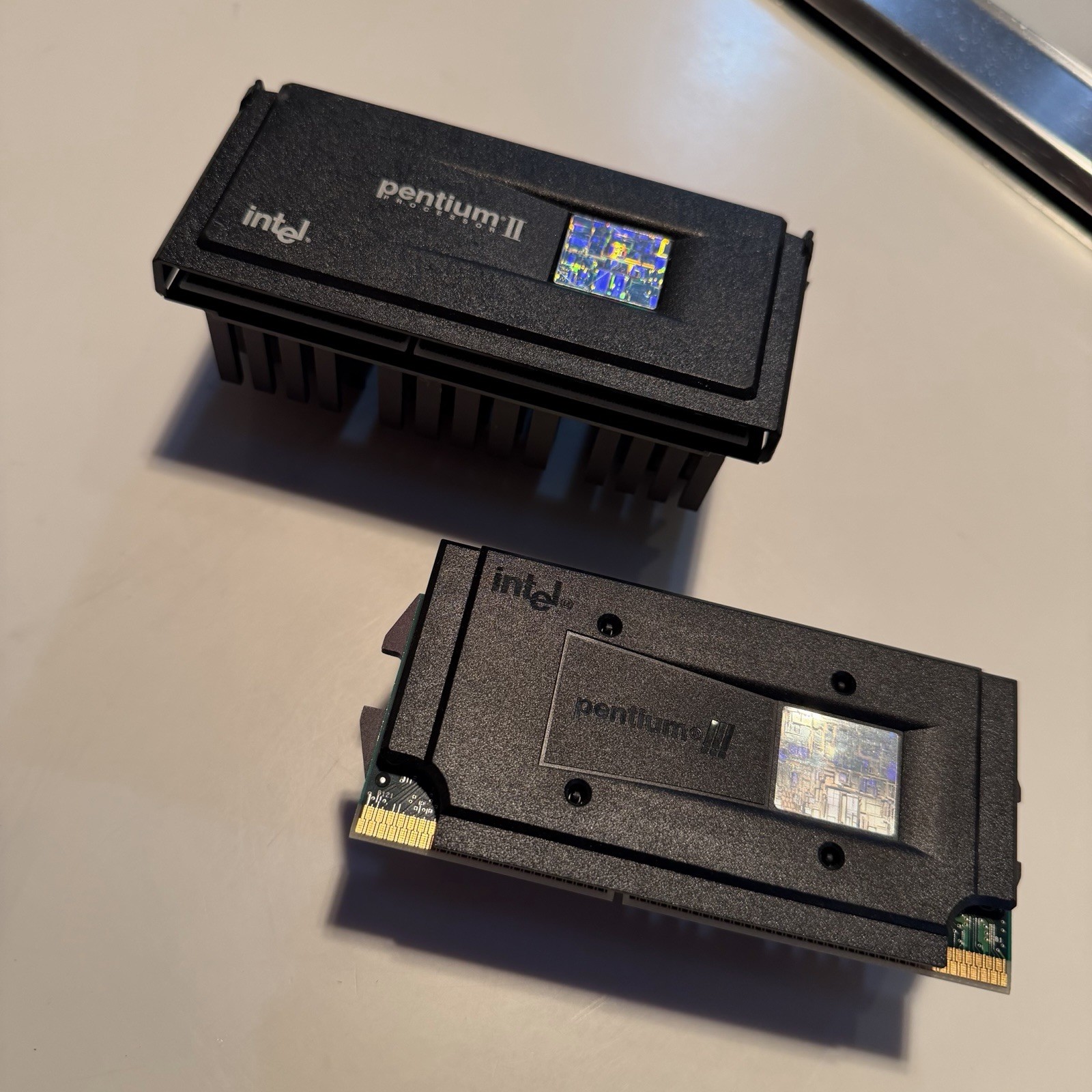 Intel Pentium Lot Of 2 (ii, iii) Vintage Computer Processors