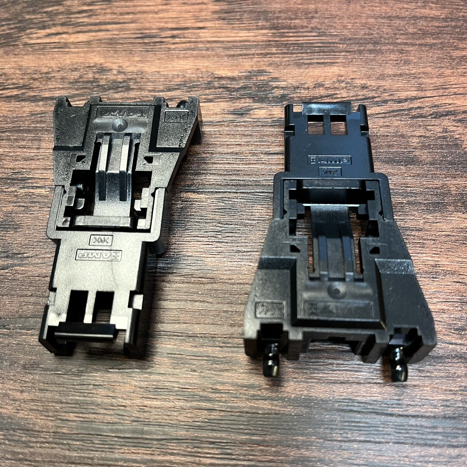 Slot 1 CPU Retention Bracket Set For Pentium II/III/Celeron Motherboards AMP
