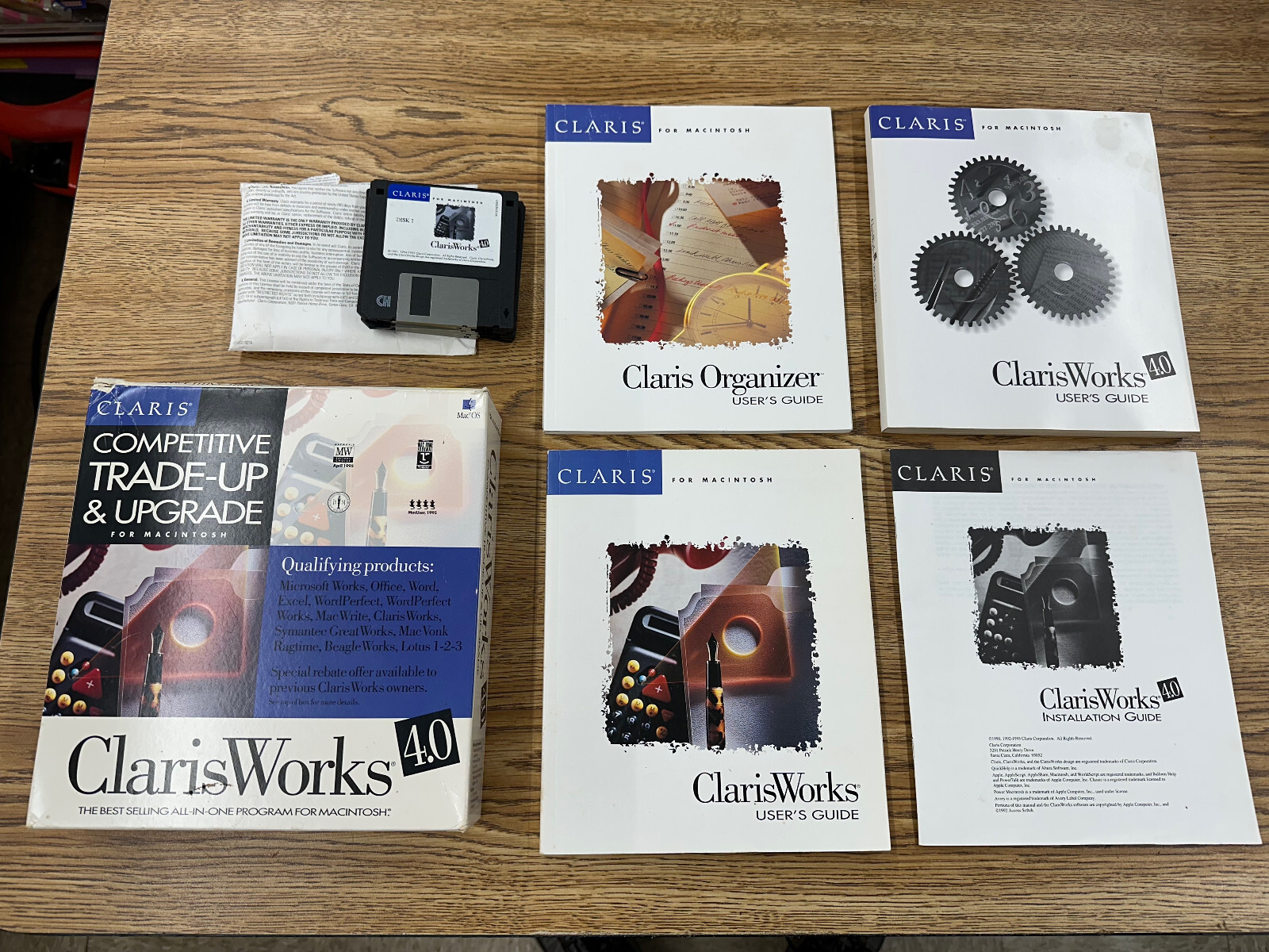 CLARISWORKS 4.0 FOR MACINTOSH COMPLETE 3.5" DISCS