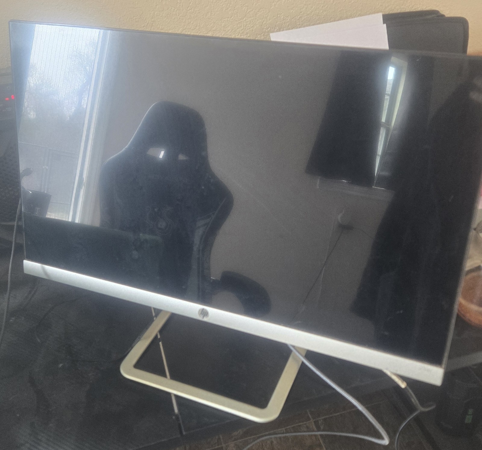 HP 25er 25" IPS Monitor – For Parts/Not Working – Powers On – Black Screen