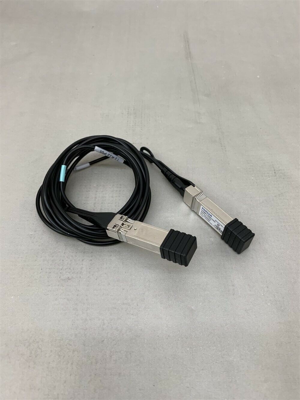 Finisar FCBG110SD1C02 SFPwire 10Gb/s SFP+ Active Optical Cable 2M