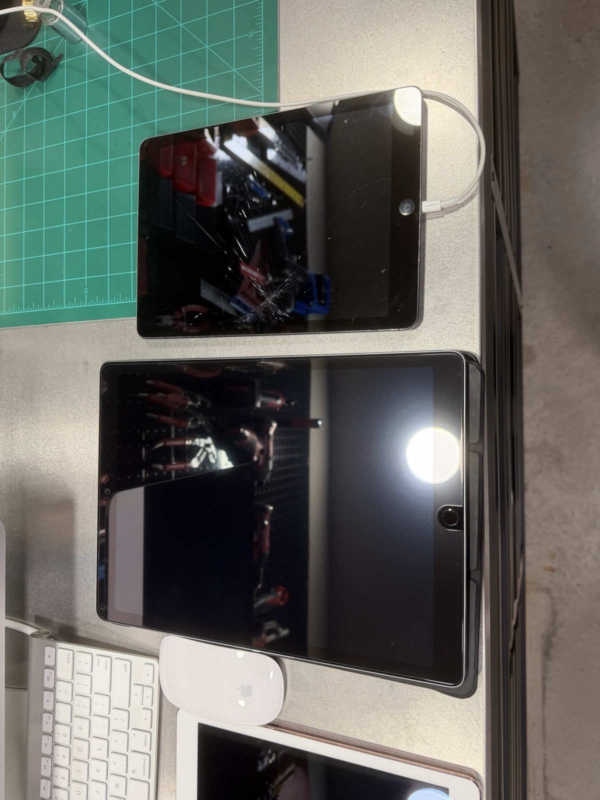 Apple Lot iMac 27” + Multiple iPads + iPod Touch + Apple Keyboard & Mouse – READ