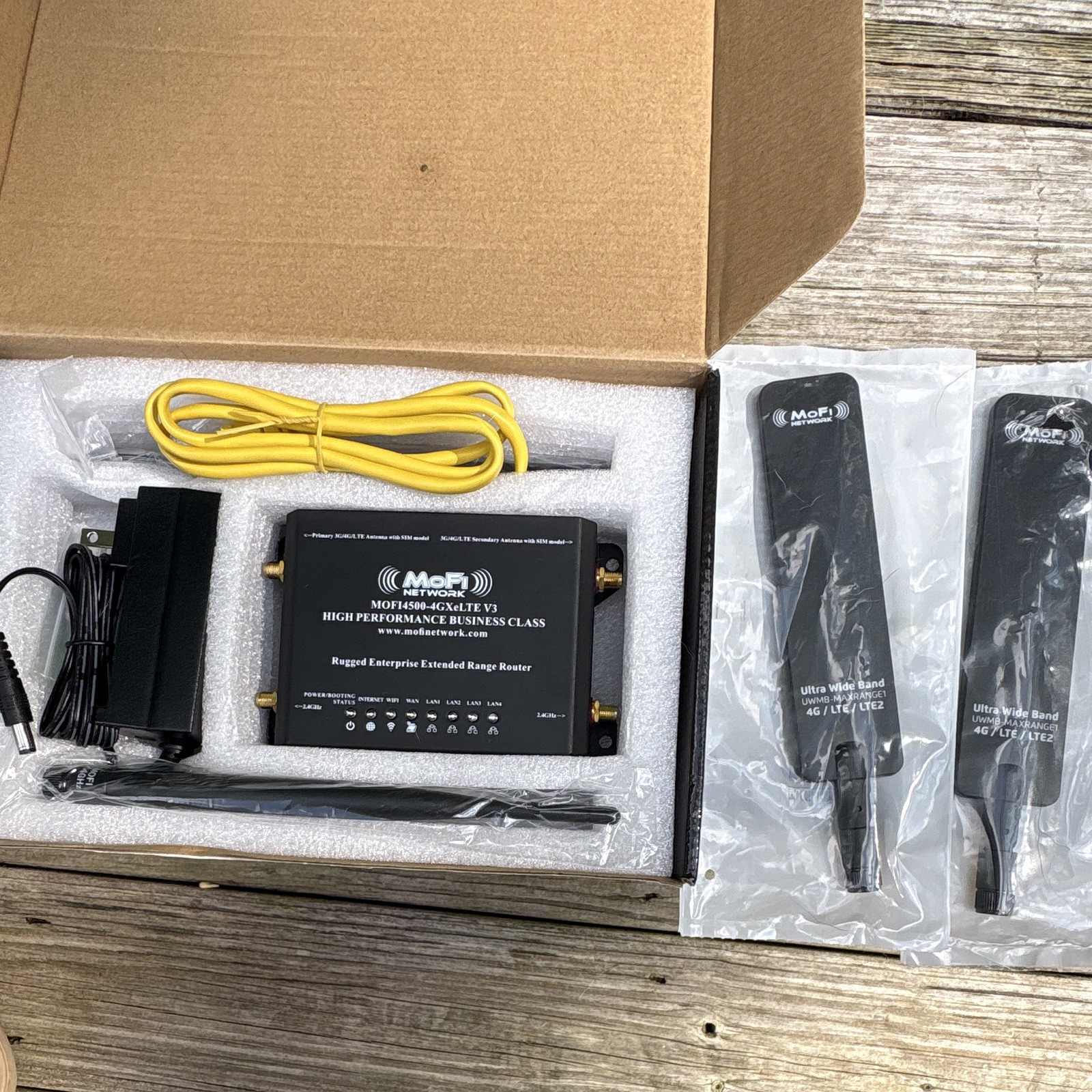 MoFi MOFI4500-4GXeLTE-SIM4 V3 Cat 6 LTE Router New in Box