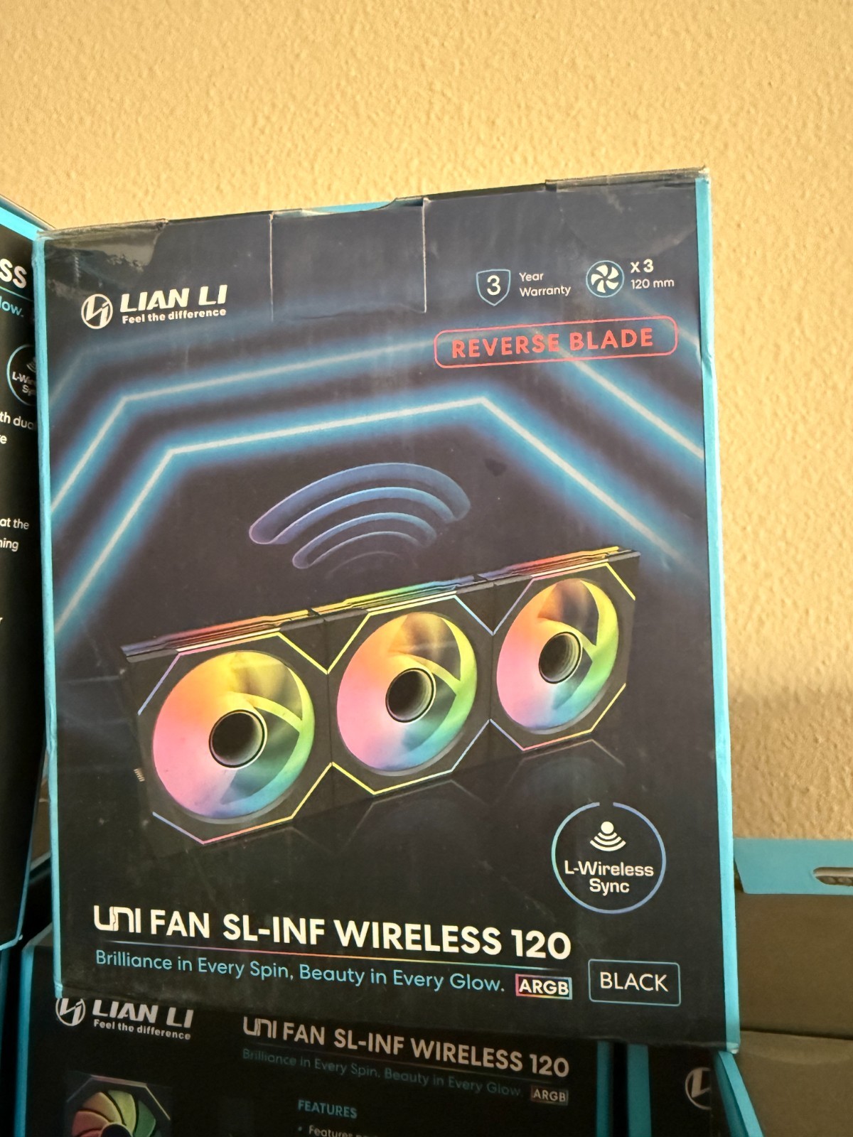 Lian Li 12RSLIN1W3B Uni Fan SL-INF Wireless 120 Triple Pack BLACK  Reverse