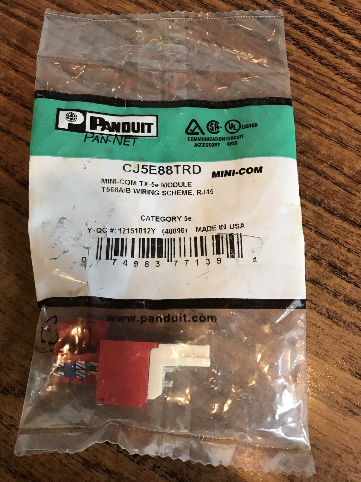 PANDUIT - Mini-Com Mod - Cat5e Jack - UTP - Red - CJ5E88TRD