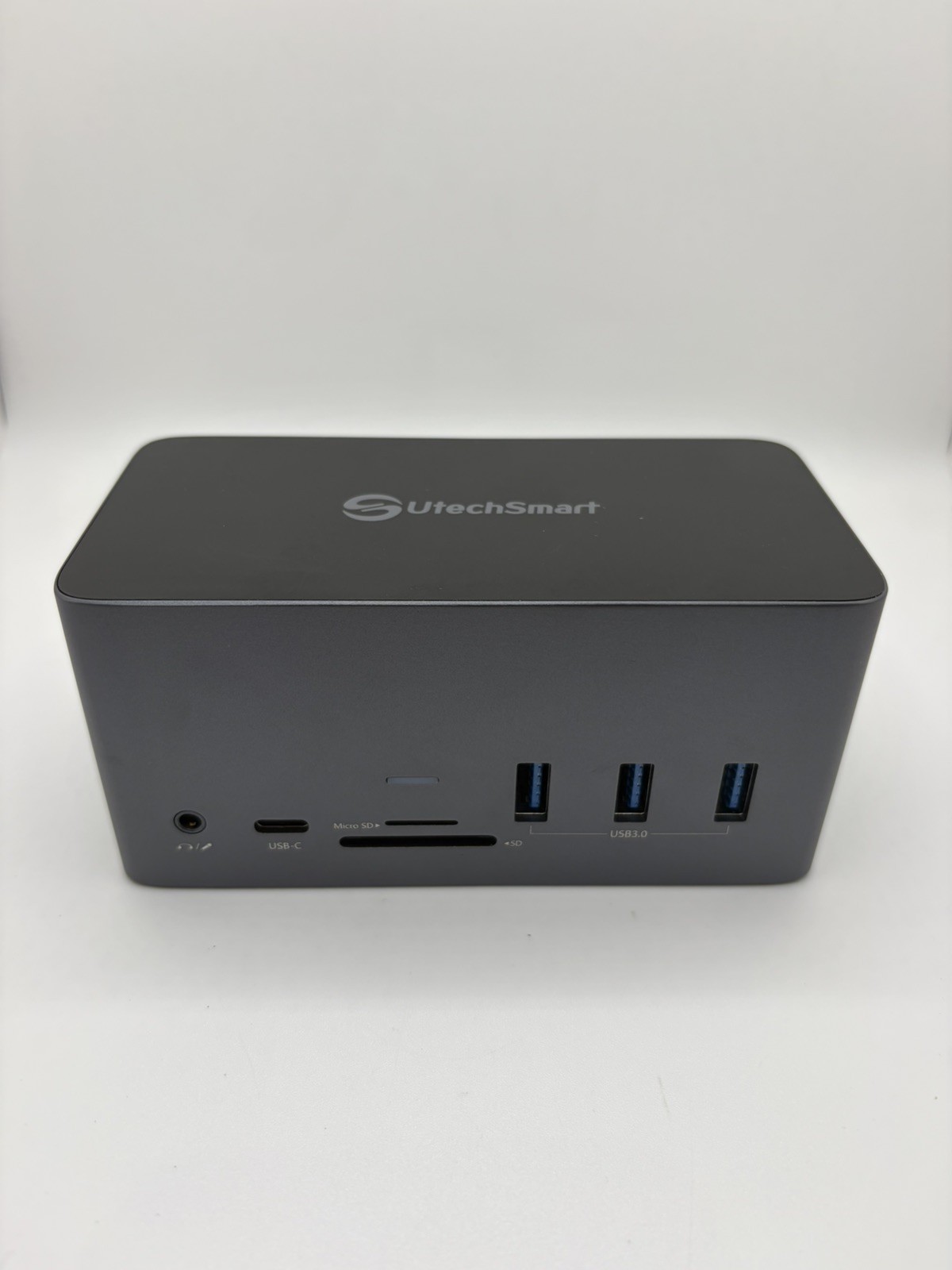 UtechSmart USB C Triple Display 17 in 1 Docking Station DK0102