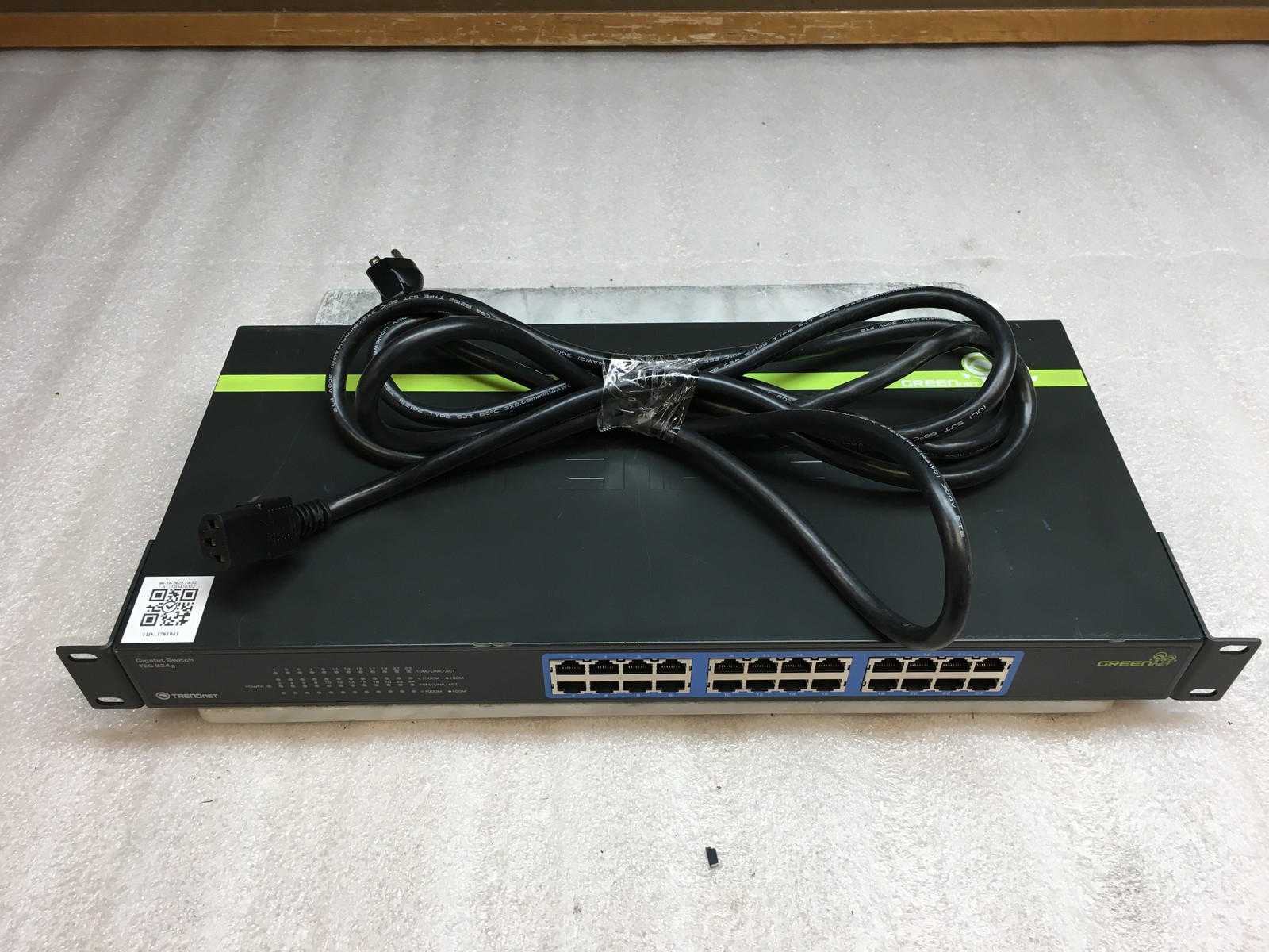 TRENDnet TEG-S24G 24-Port Gigabit Switch Rack-Mountable Ethernet w/ Power Cord
