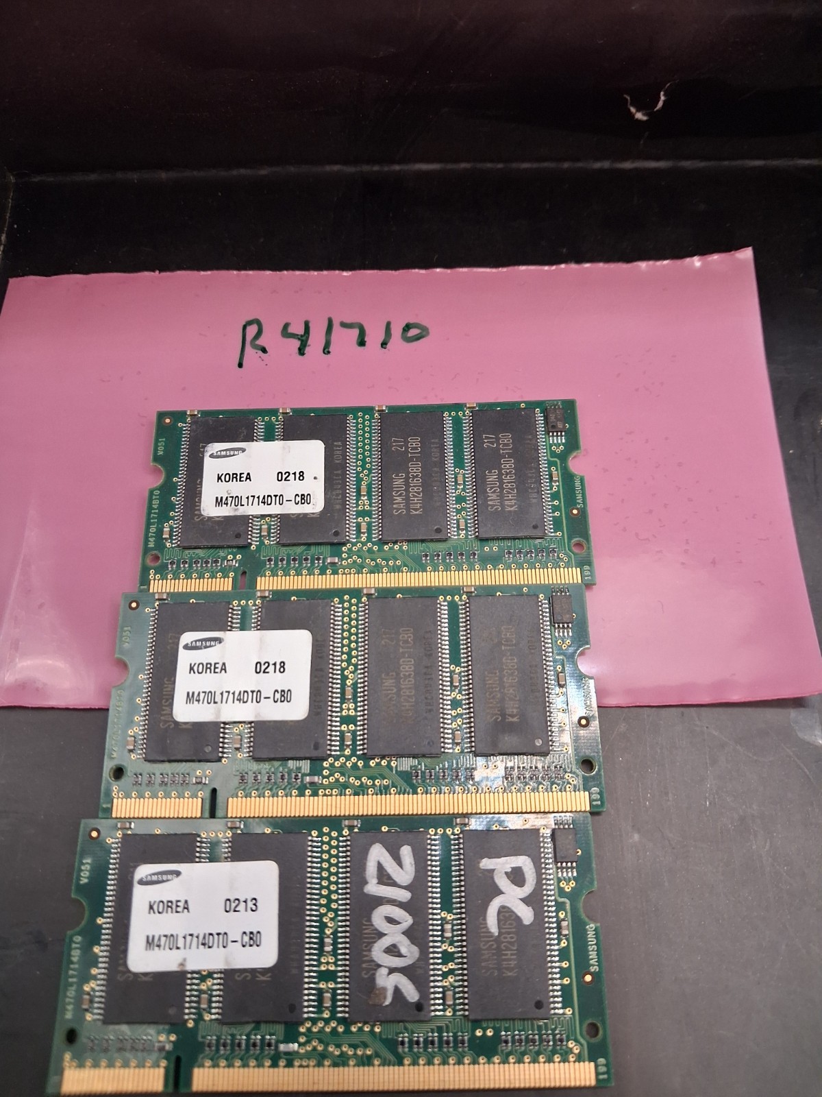 Samsung 768MB DDR PC-2100 SO-DIMM 200-Pin 3x256MB M470L1714DT0-CB0