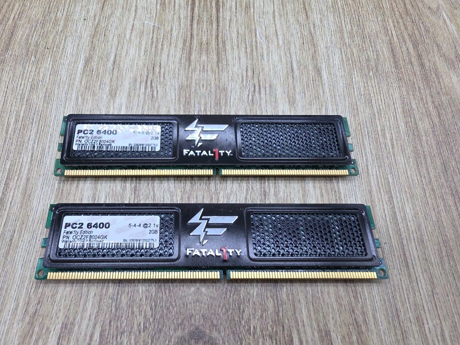 4GB (2 x 2GB) Fatal1ty Edition PC2 6400 OCZ2F8004GK Desktop Gaming RAM