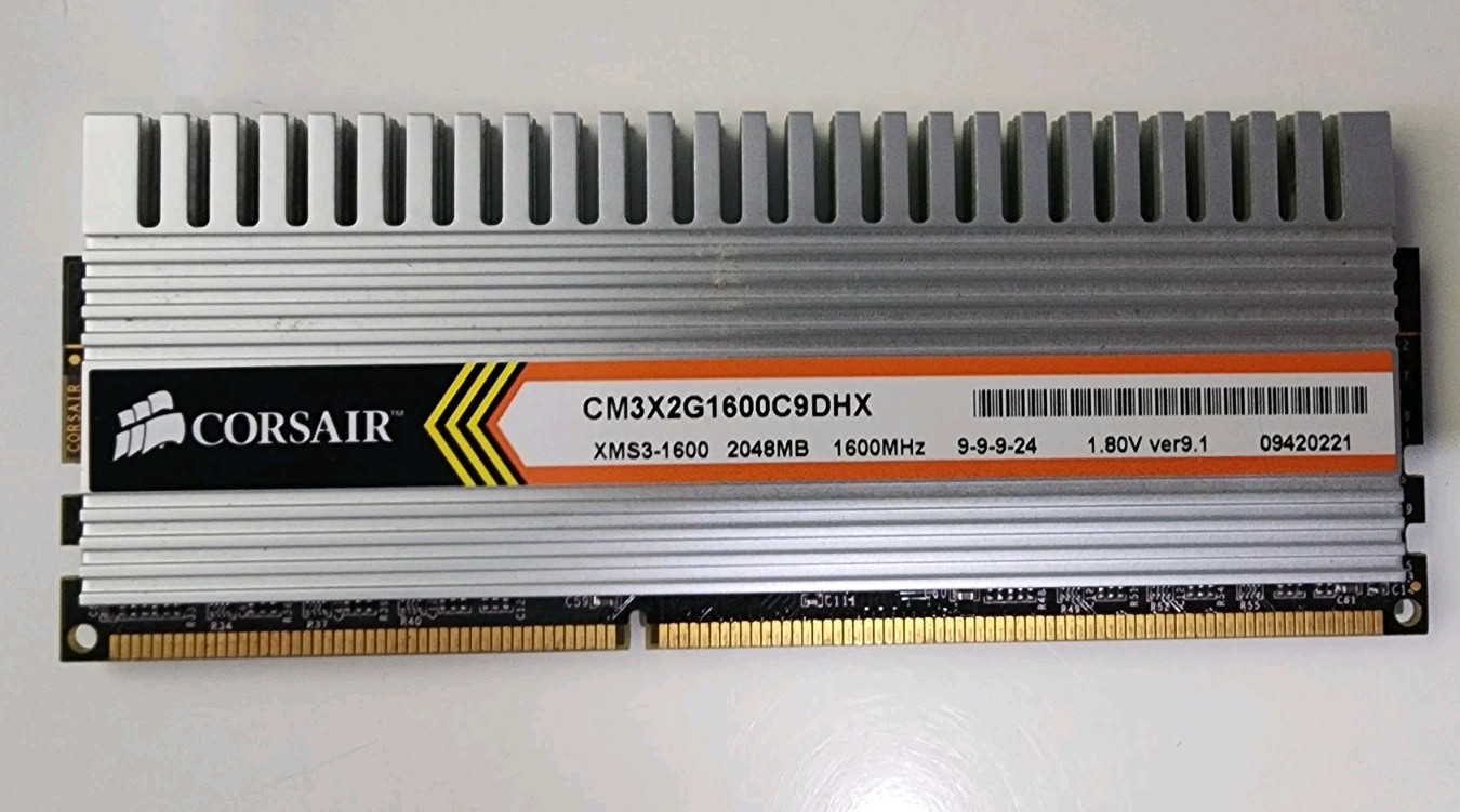Corsair XMS3 CM3X2G1600C9DHX 2GB PC3-12800 DDR3-1600MHz Desktop PC Memory RAM