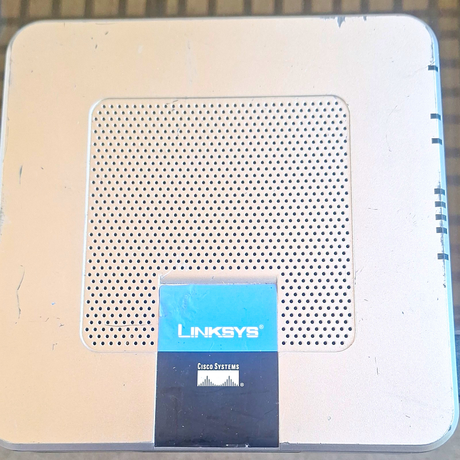 Linksys 3000 Series Wireless-G Router 54 Mbps, 4-Port 10/100 Ethernet Silver