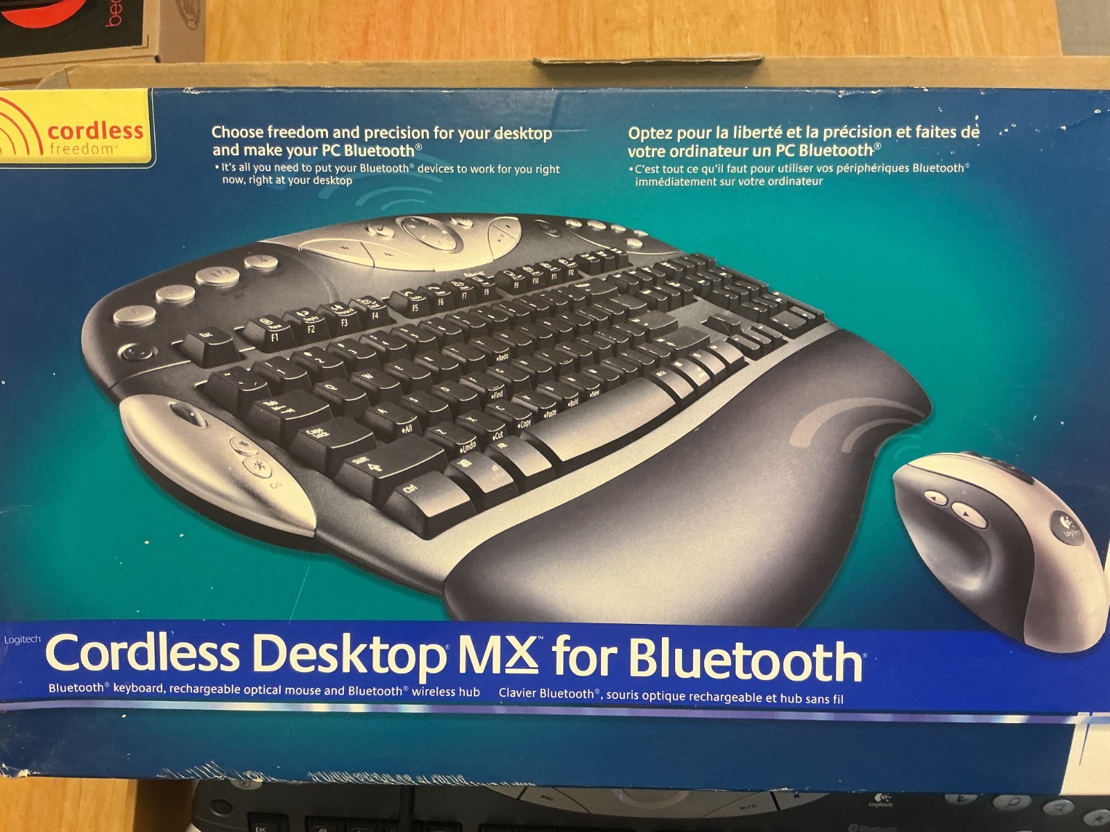 Logitech Cordless ELITE Keyboard & MX900 Cordless Mouse Open Box