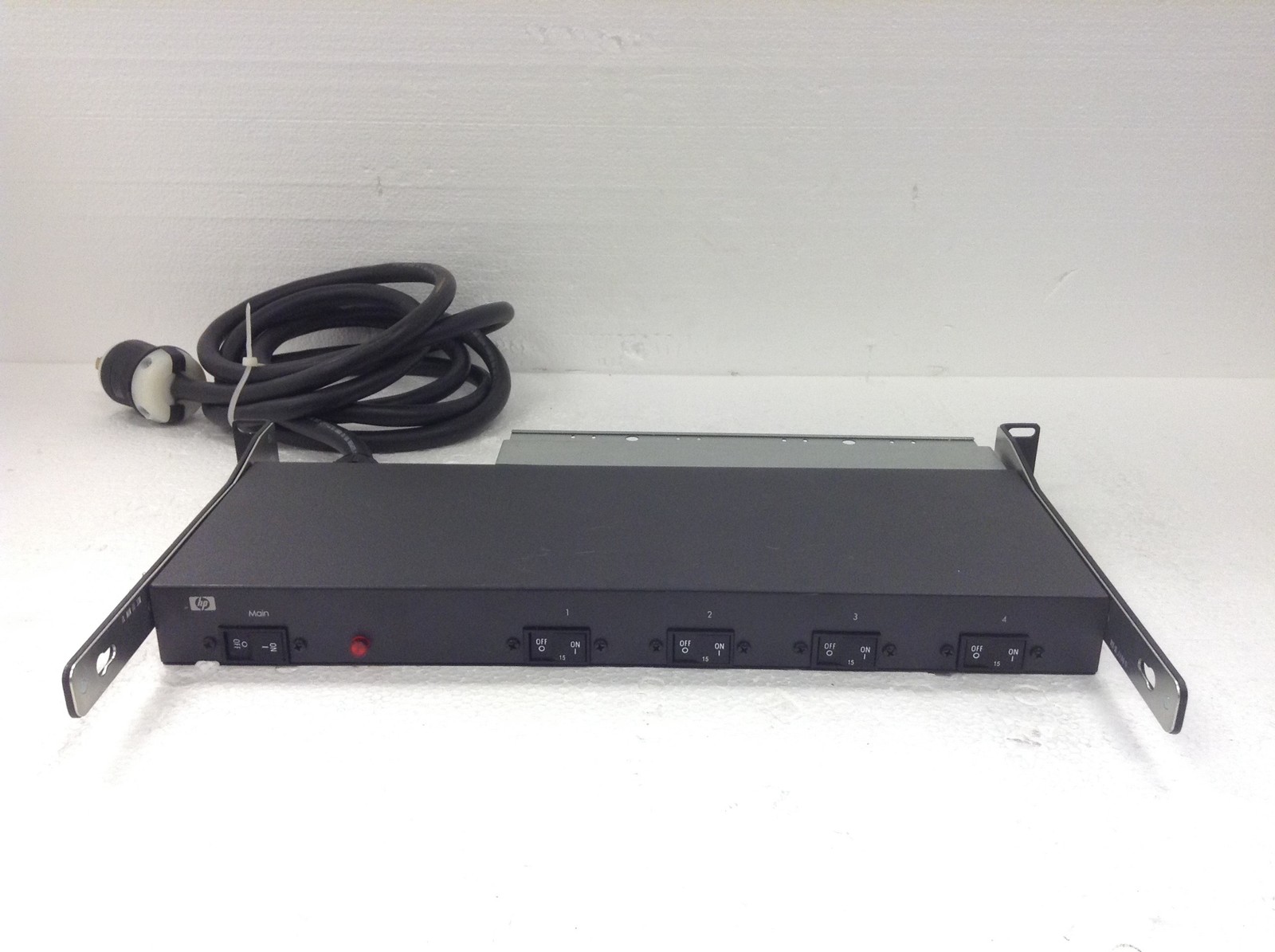 HP Modular PDU Control Unit EO4501 P/N 228481-02 24A 200-240V 1P 50/60Hz QTY