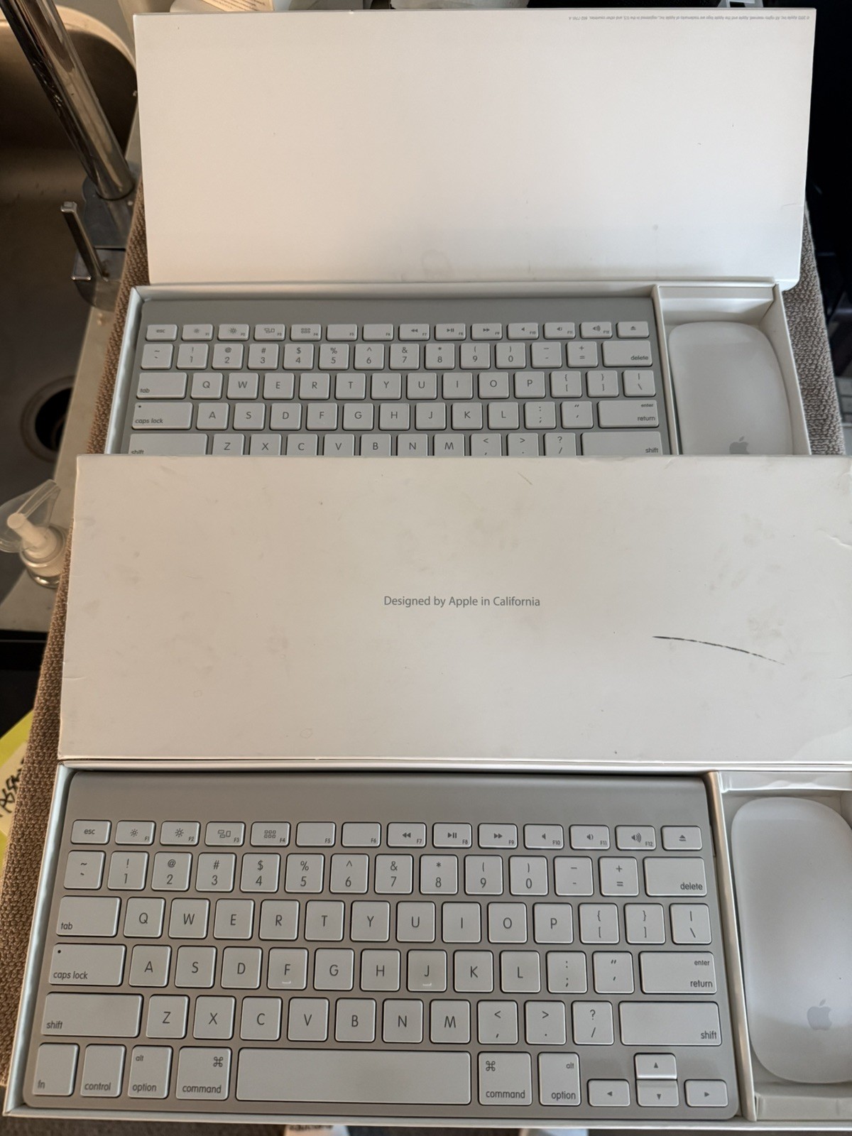 Genuine Apple A1314 Wireless Keyboard & Bluetooth Magic Mouse A1296