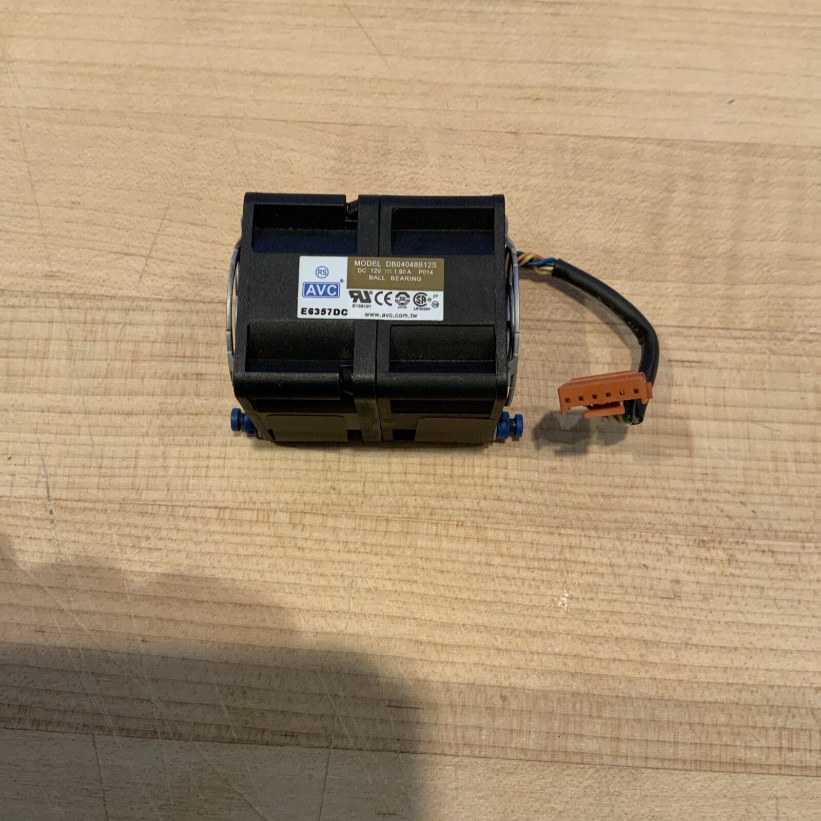 IBM X3550 Cooling Fan 6 Pin FRU 26K8083 26K8082 AVC DB04048B12S