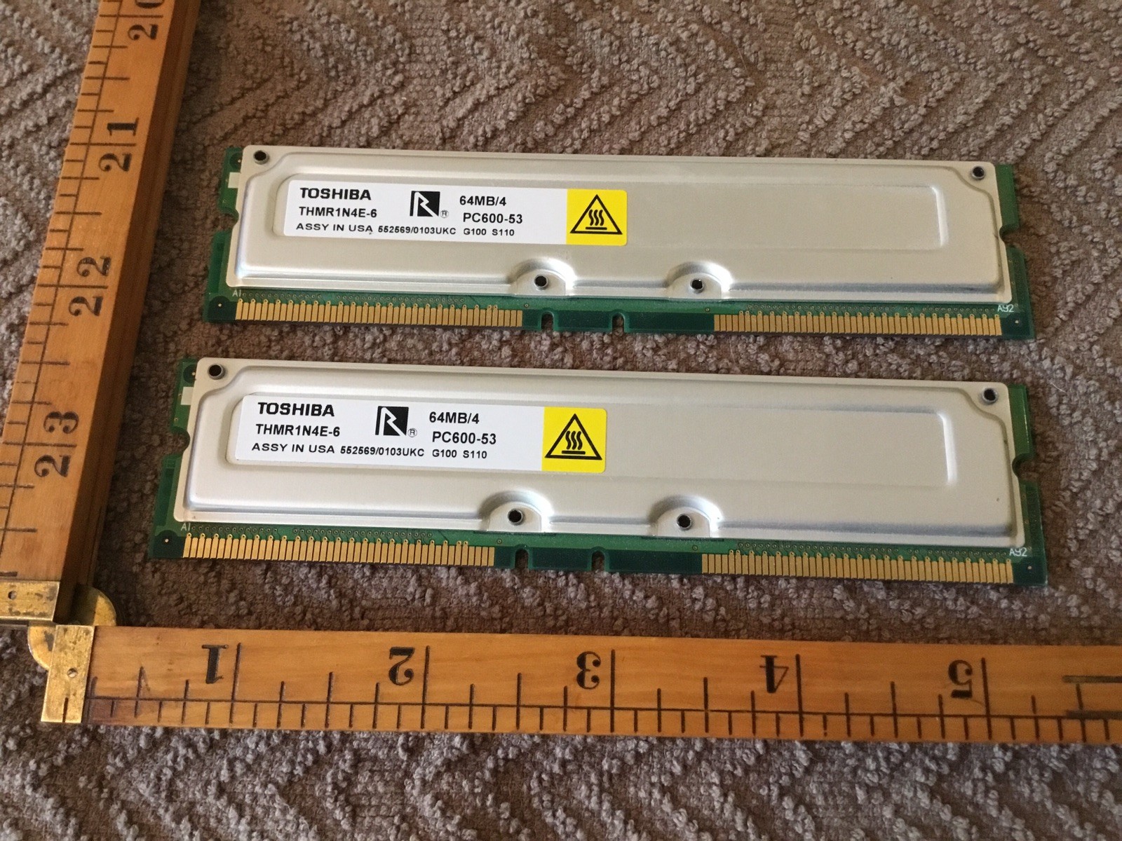 2 Toshiba THMR1N4E-6 64MB/4 PC600-53 Used