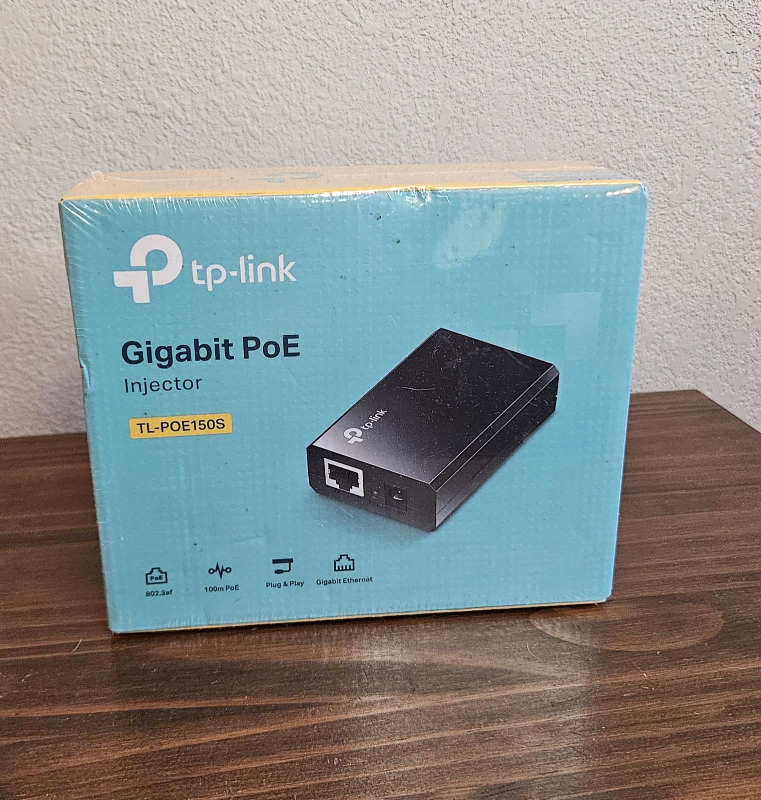 TP- link TL-POE150S Gigabit Power Over Ethernet Injector Adapter Poe 802.3af
